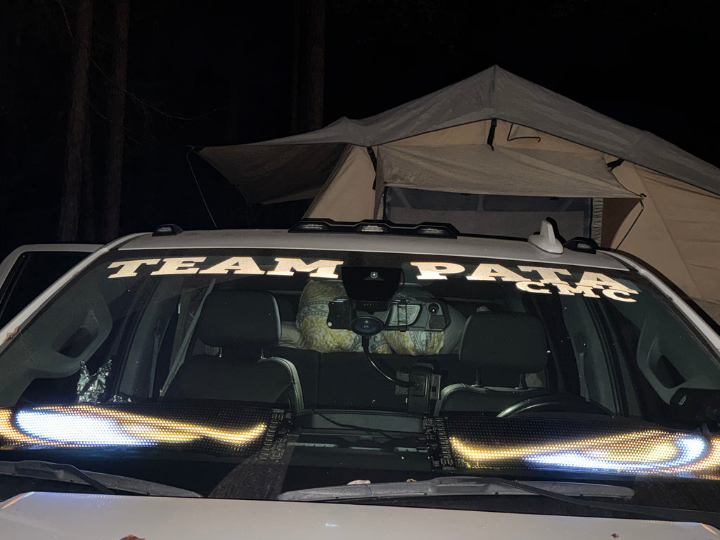 Banner Reflectivo para Parabrisas “TEAM PATA” 🚘✨