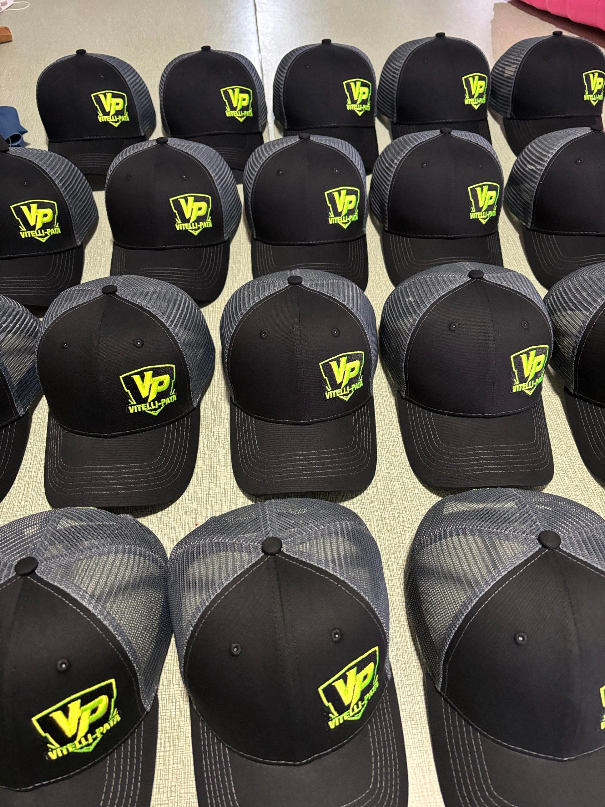 Gorra Trucker Vitelli-Pata Negra/Gris 🖤💚🔥