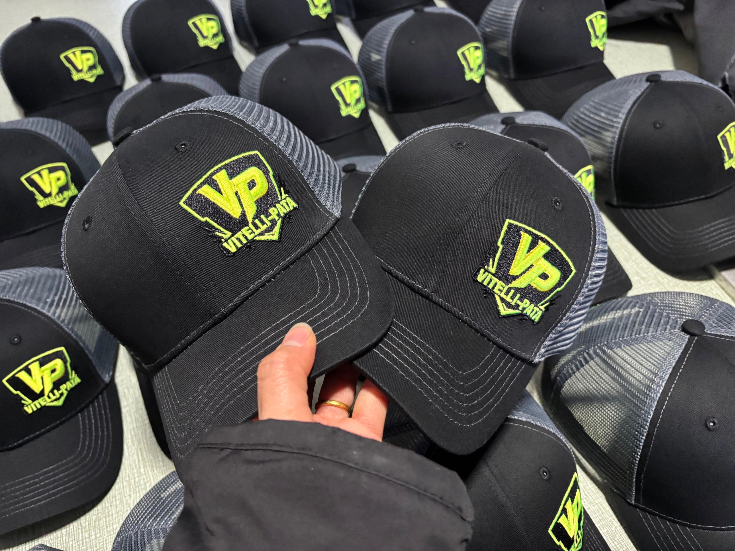 Gorra Trucker Vitelli-Pata Negra/Gris 🖤💚🔥