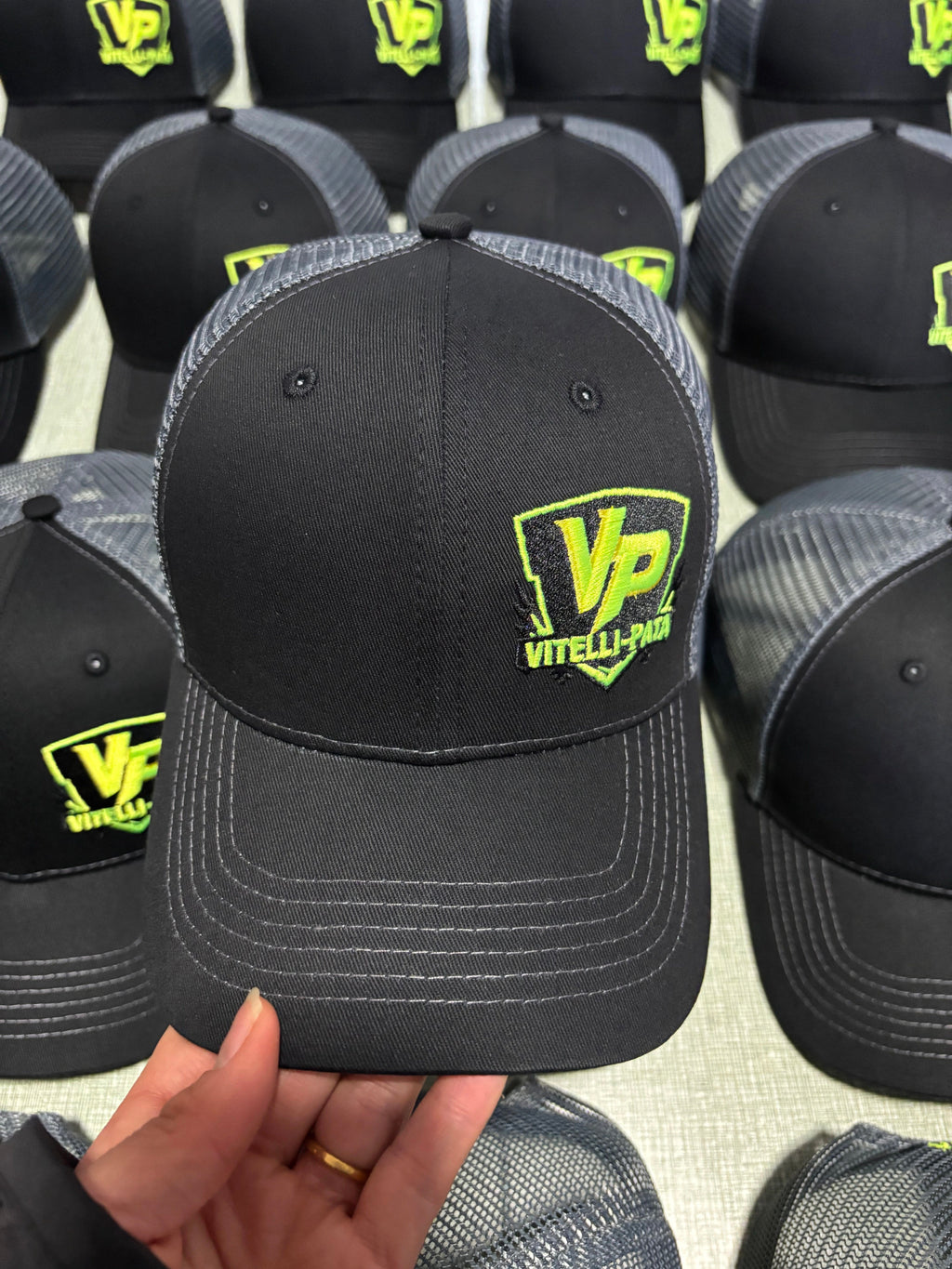 Gorra Trucker Vitelli-Pata Negra/Gris 🖤💚🔥